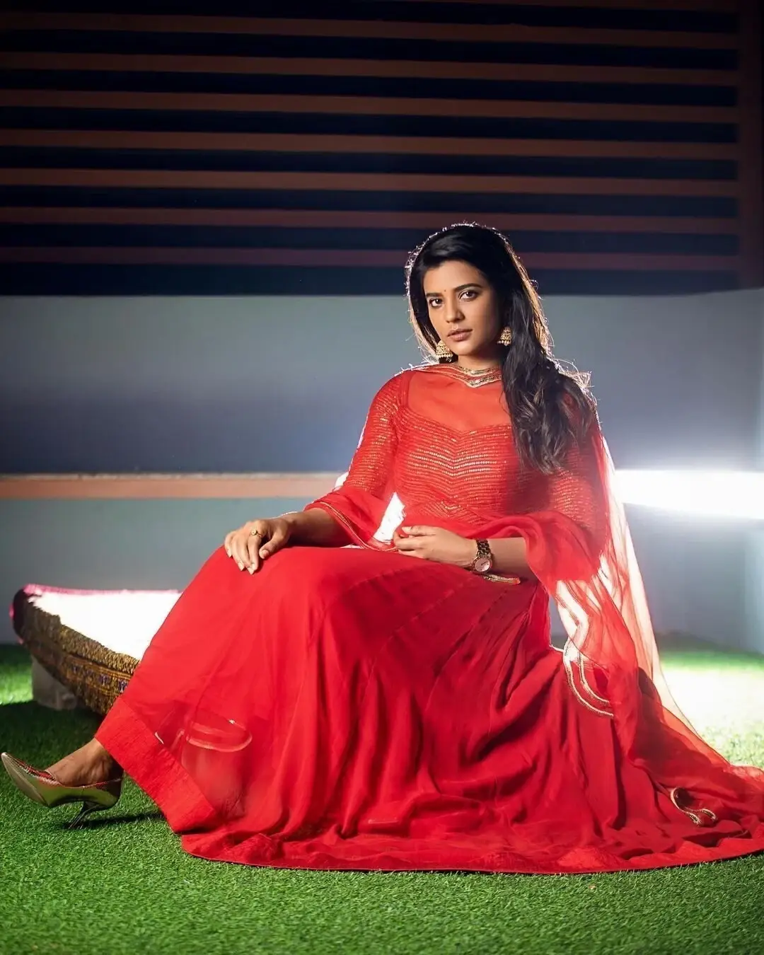 AISHWARYA RAJESH IMAGES IN TRADITIONAL RED DRESS 3